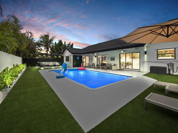 Luxury Miami Vacation Rental 3 Bedroom - Private Pool Oasis, Game Room & Family Friendly
